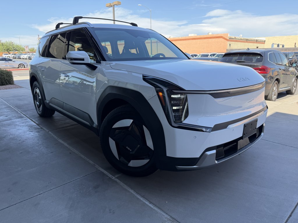 Used 2025 Kia EV9 Wind AWD/4WD image 6