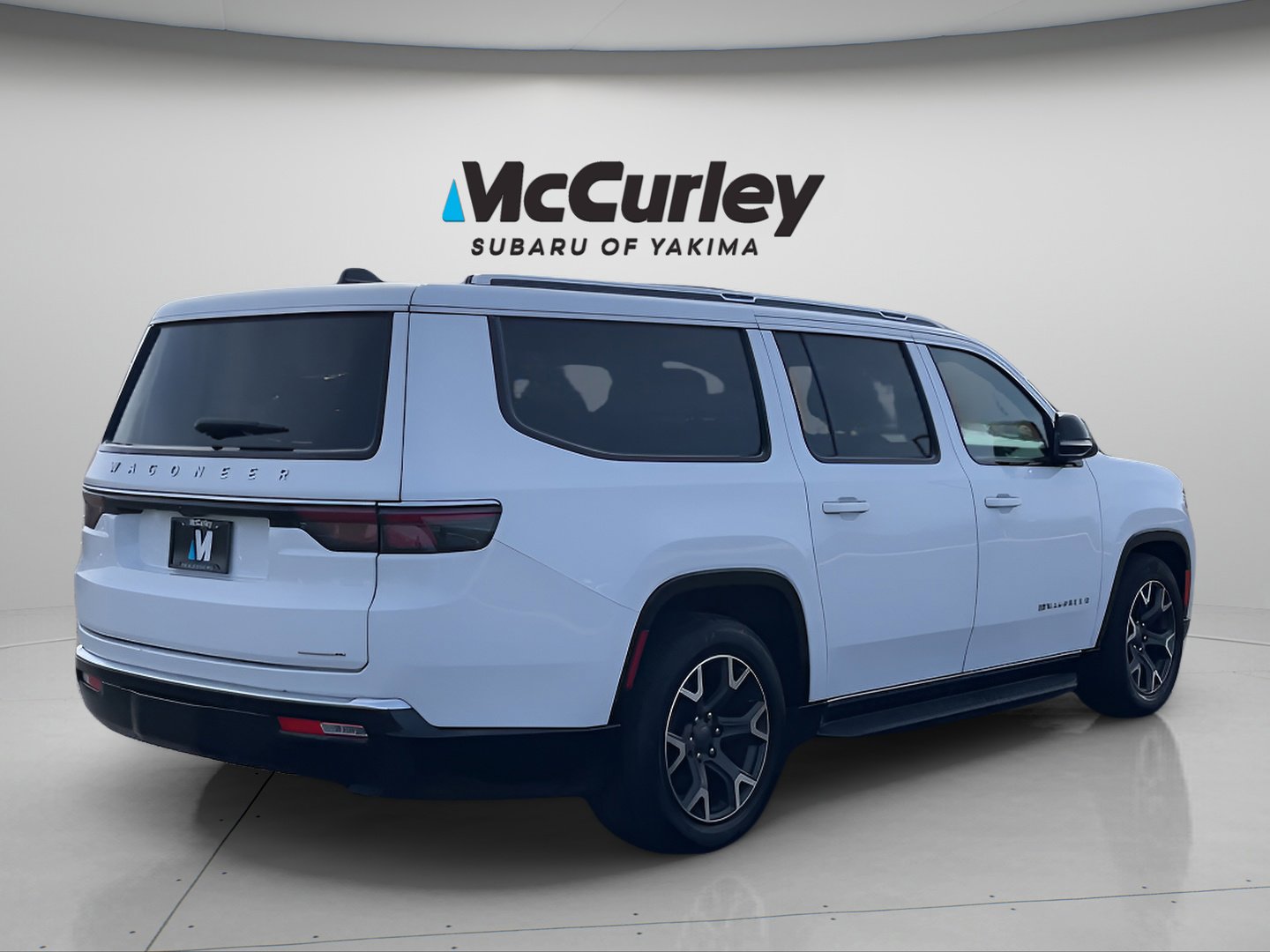 Used 2024 Jeep Wagoneer L Series III w/ Flexible Seating Group image 5