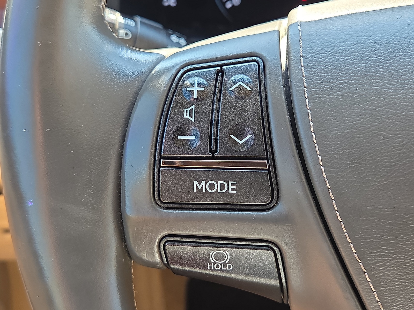 Used 2013 Lexus LS 460 w/ Comfort Pkg RWD image 21