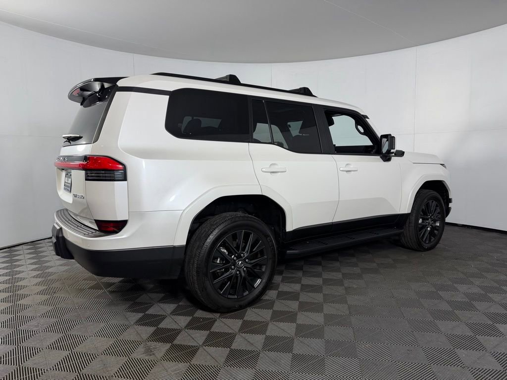 Used 2024 Lexus GX 550 w/ Cold Area Package image 4