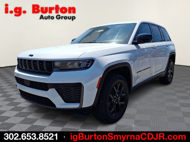 New 2026 Jeep Grand Cherokee Altitude AWD/4WD image 2