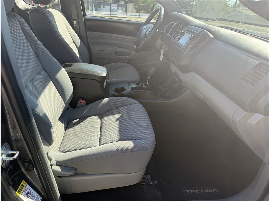 Used 2013 Toyota Tacoma 2WD Access Cab image 17