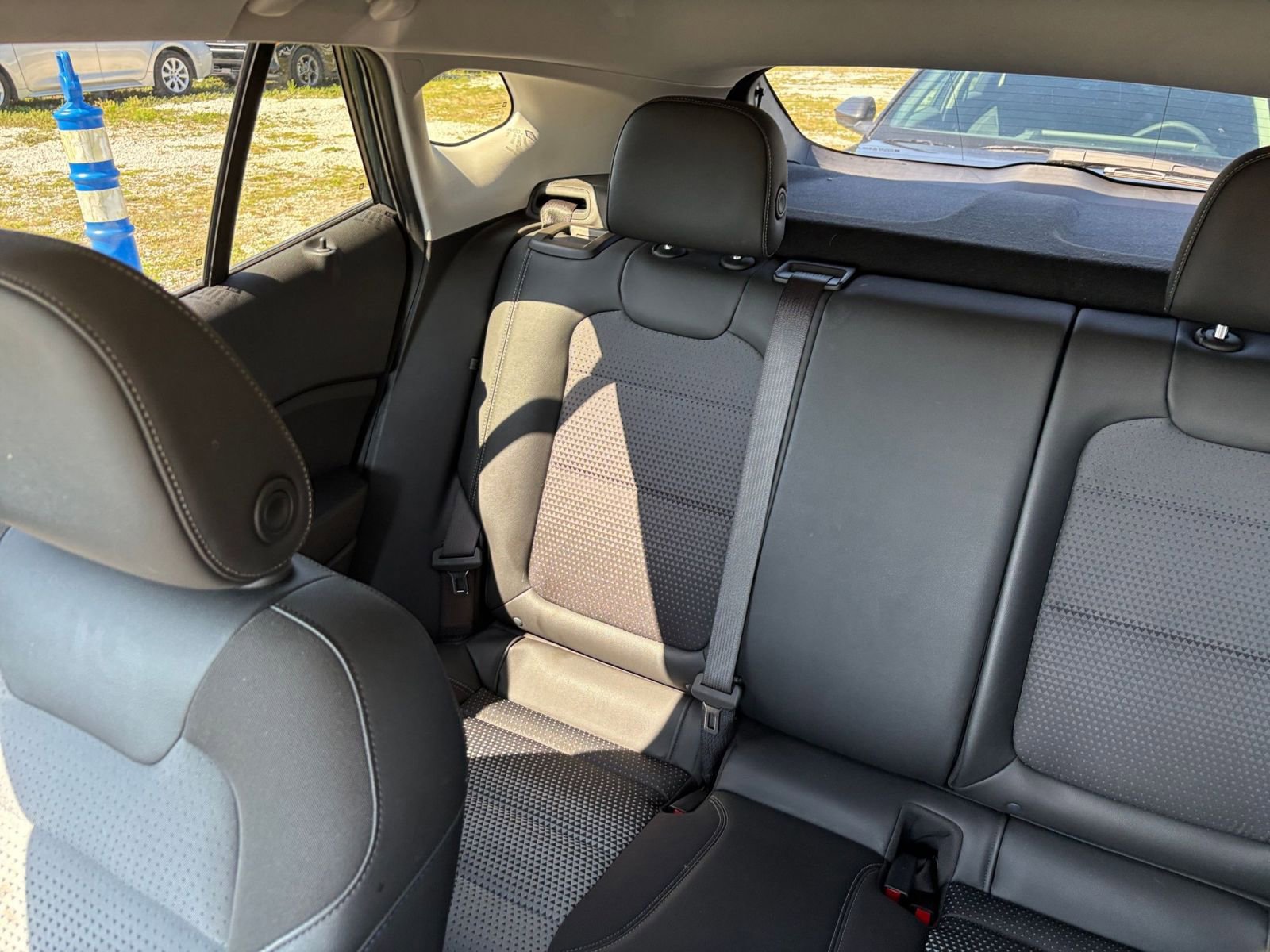 Used 2025 Chevrolet Trax LT w/ LT Convenience Package image 41