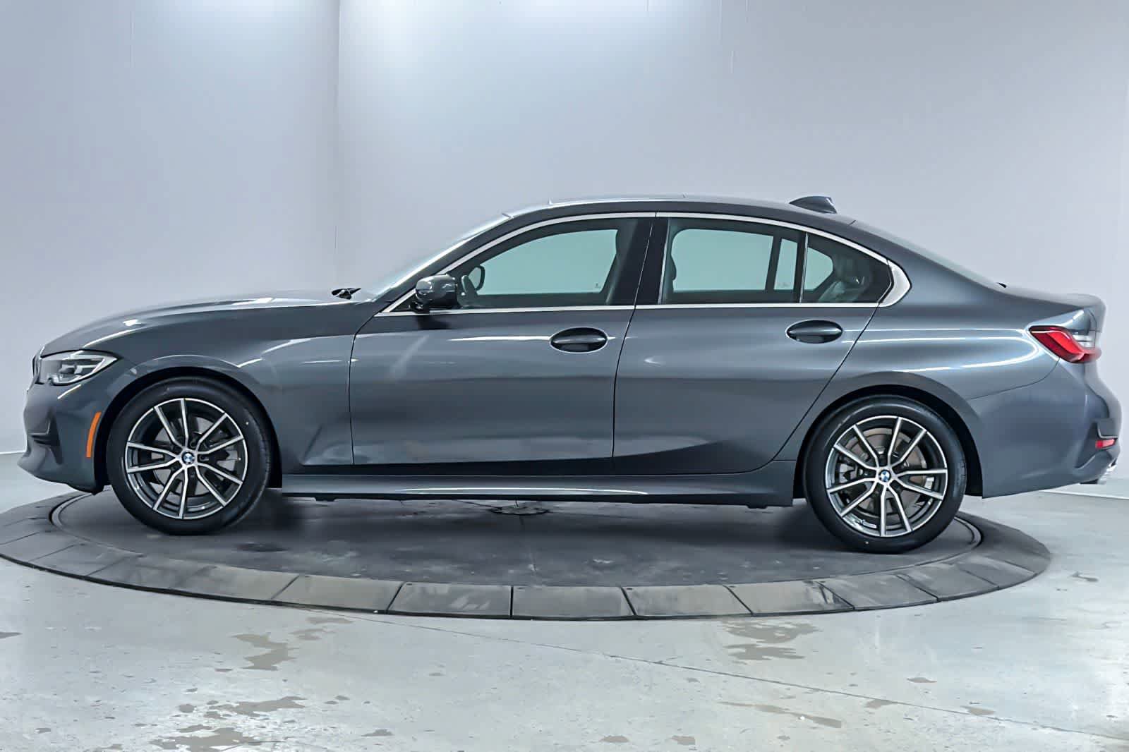 Used 2022 BMW 330i Sedan w/ Premium Package 2 RWD image 5