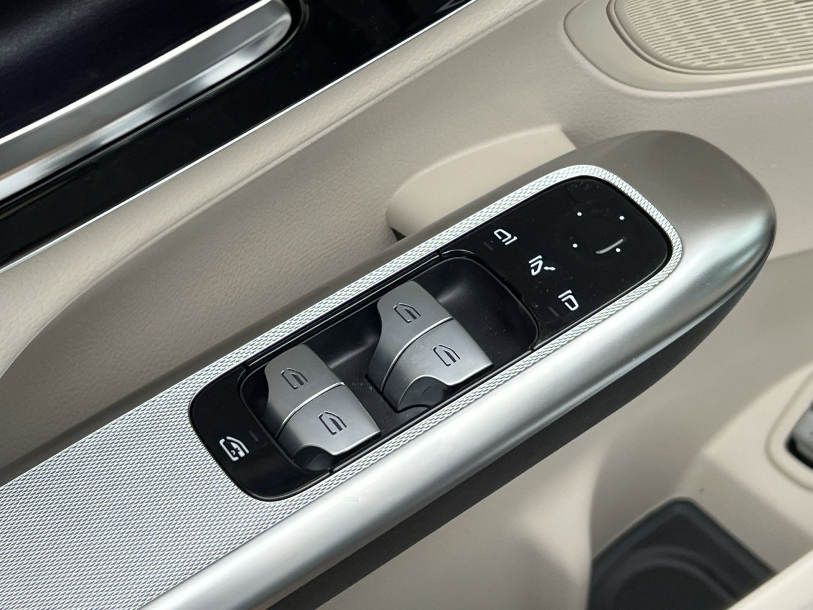 New 2026 Mercedes-Benz GLC 300 4MATIC image 13