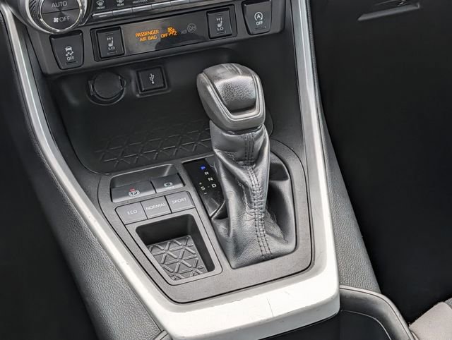 Used 2022 Toyota RAV4 XLE w/ Convenience Package image 14