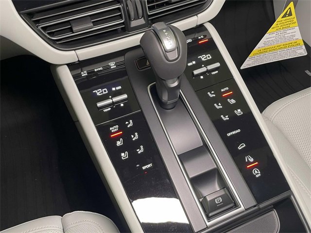 New 2026 Porsche Macan image 32