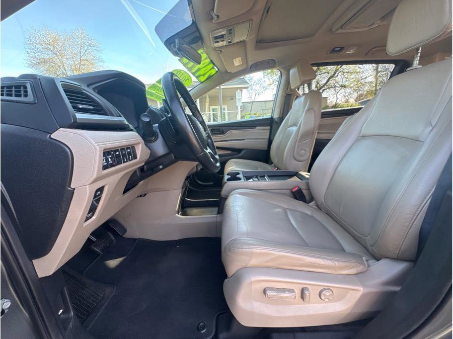 Used 2019 Honda Odyssey Touring image 14