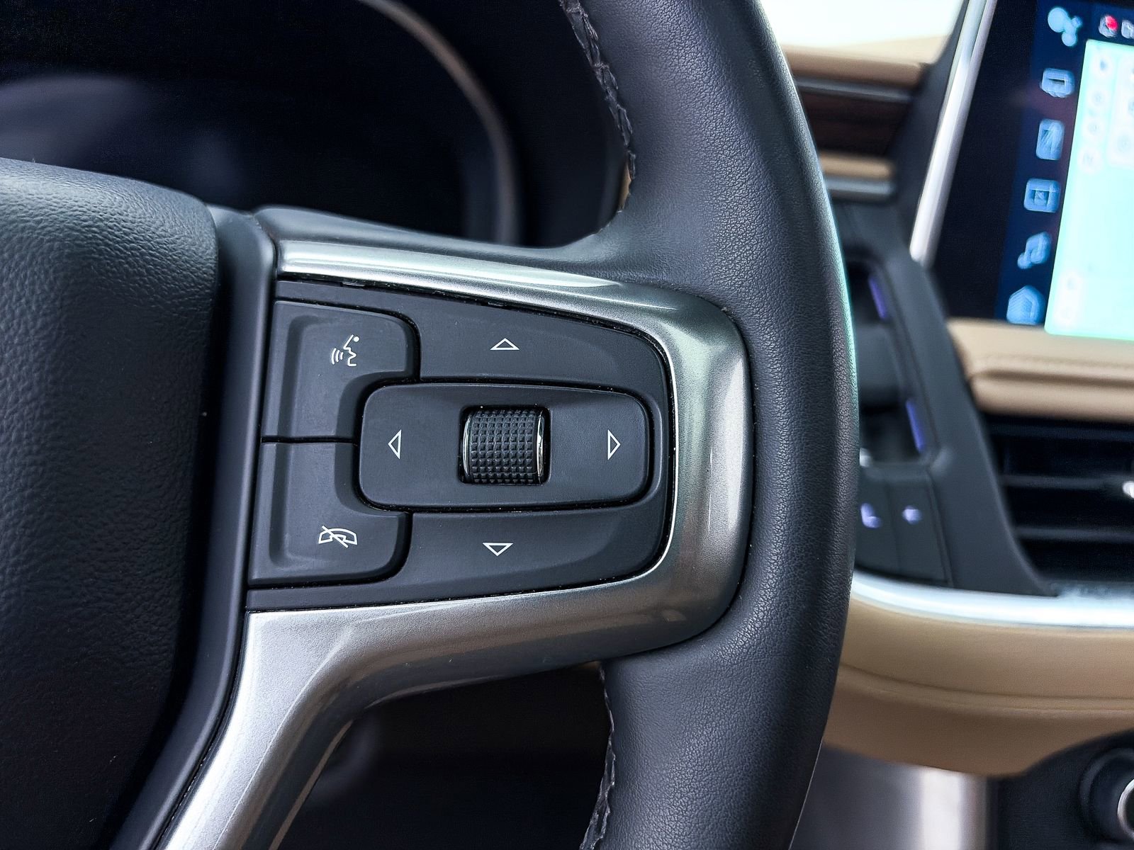 Used 2023 Chevrolet Suburban Premier w/ Premium Package image 35