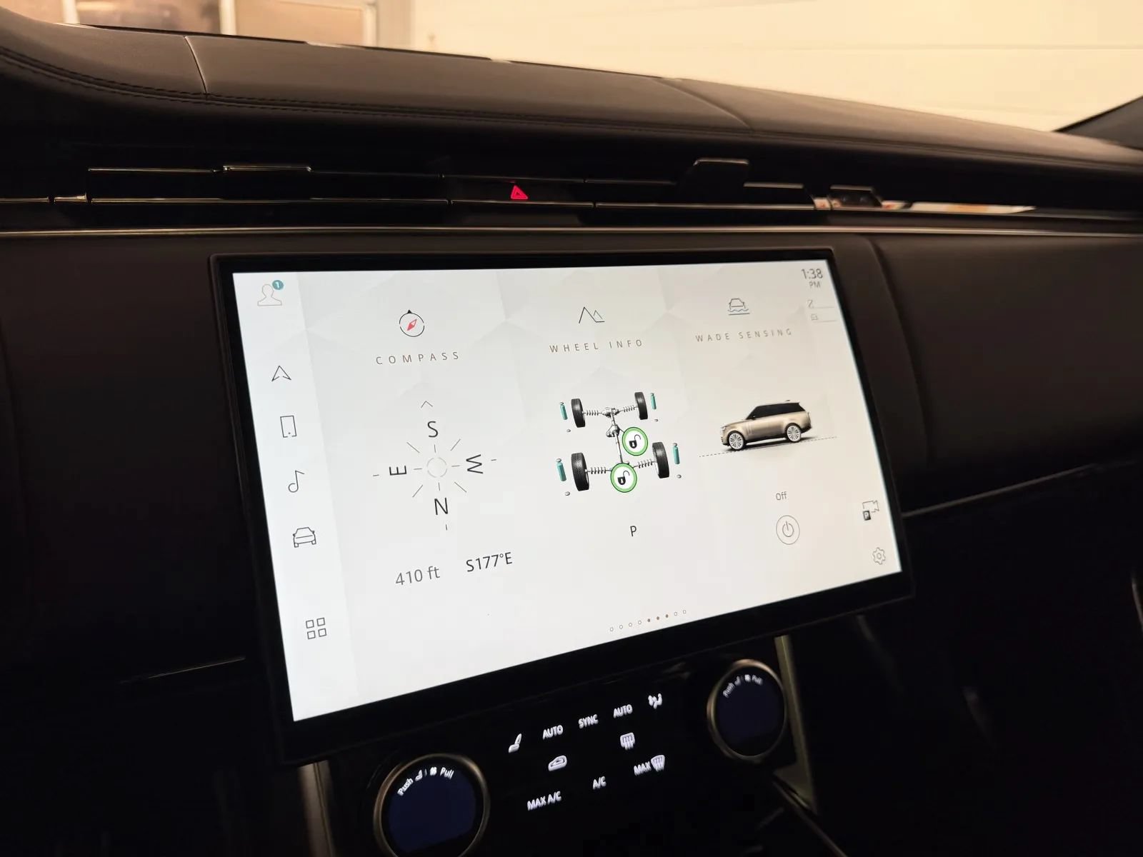 Used 2022 Land Rover Range Rover SE AWD/4WD image 25