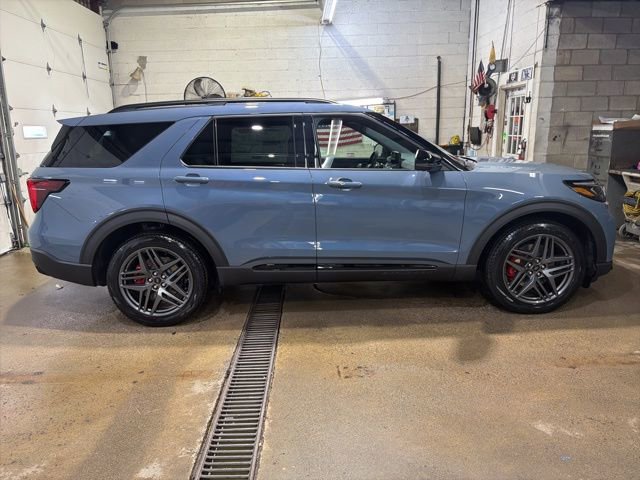New 2026 Ford Explorer ST image 3