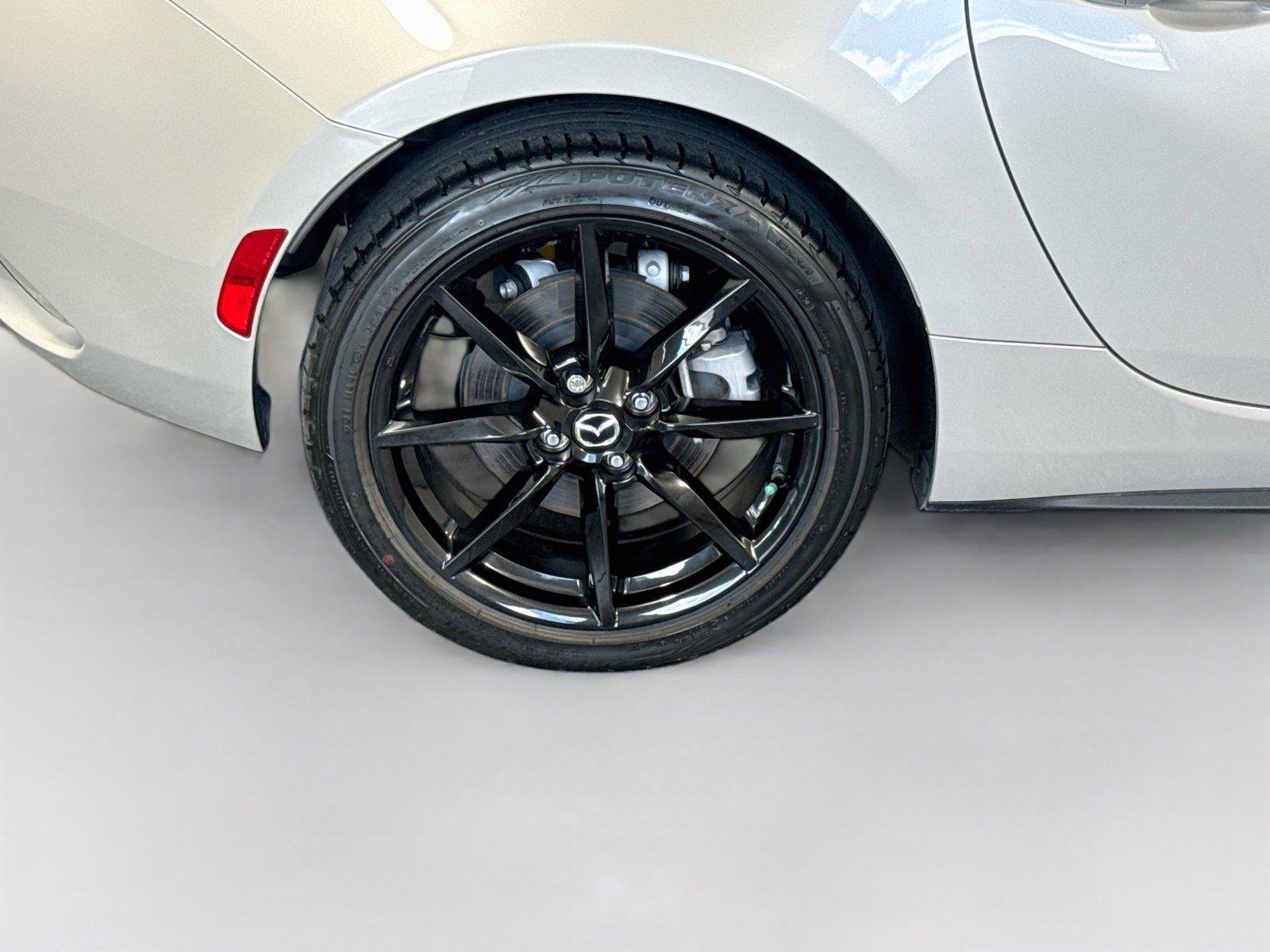 Used 2023 MAZDA MX-5 Miata Club RWD image 35
