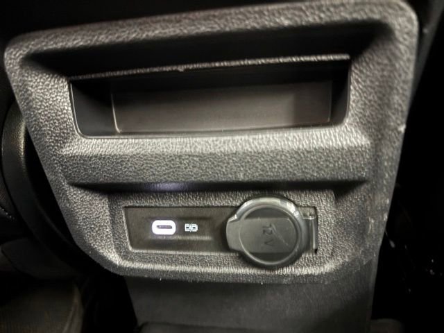 Used 2022 Volkswagen Tiguan SE image 26