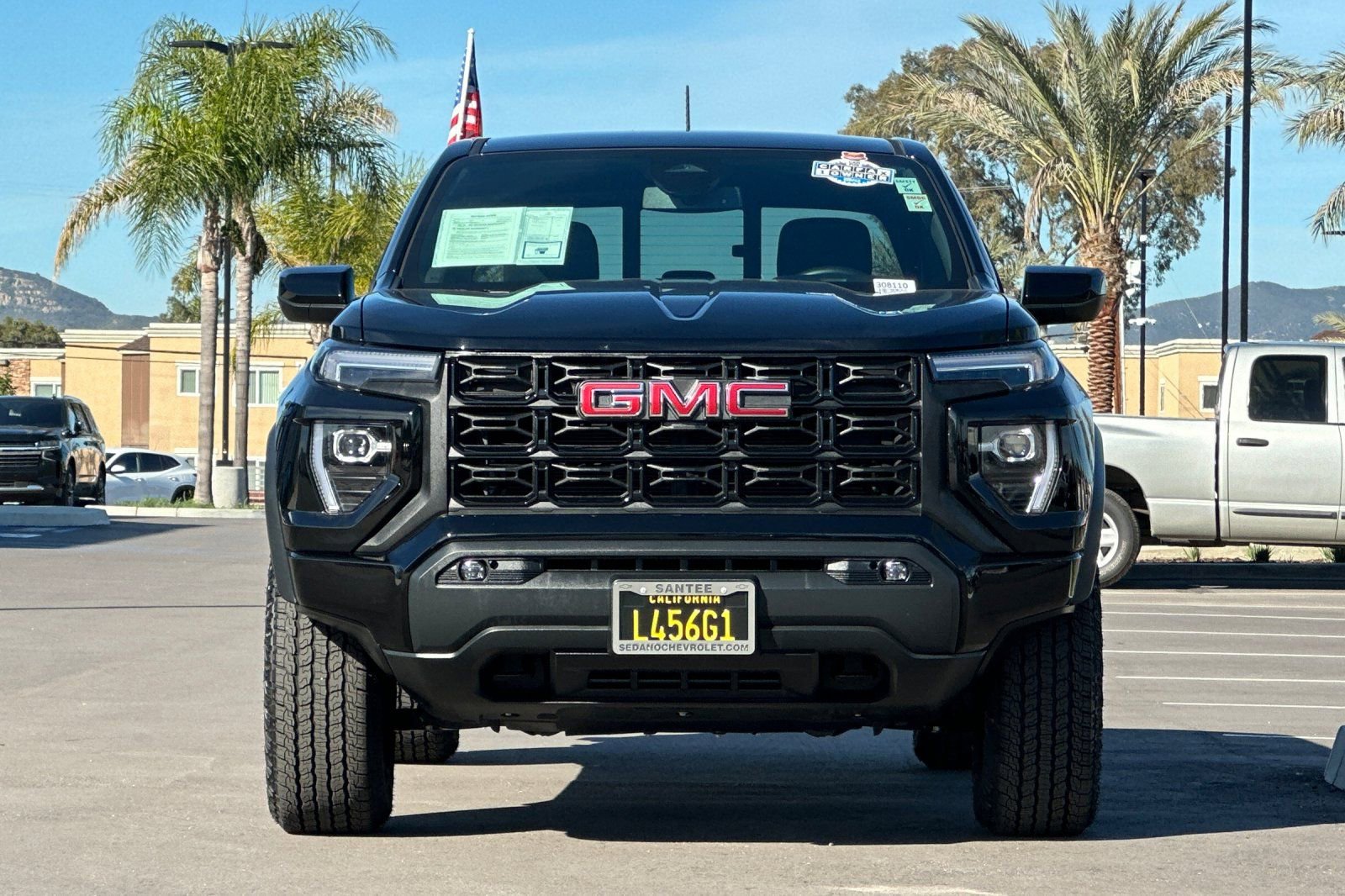 Used 2025 GMC Canyon Elevation w/ Convenience Package image 9