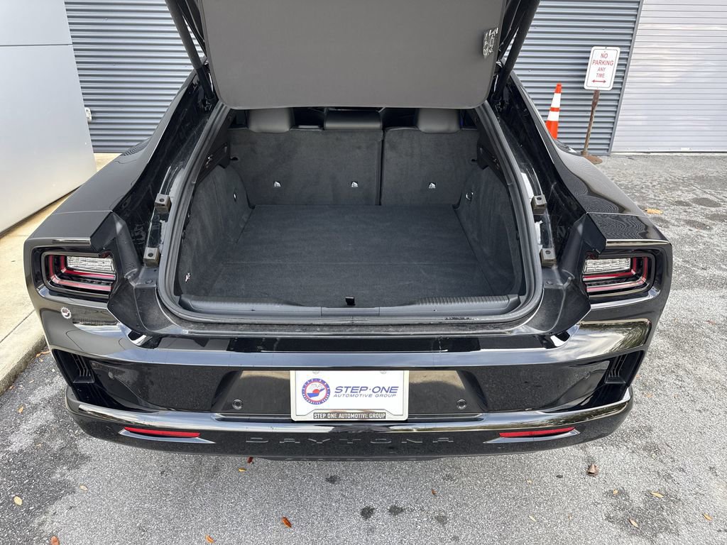 Used 2024 Dodge Charger R/T w/ Plus Group image 29