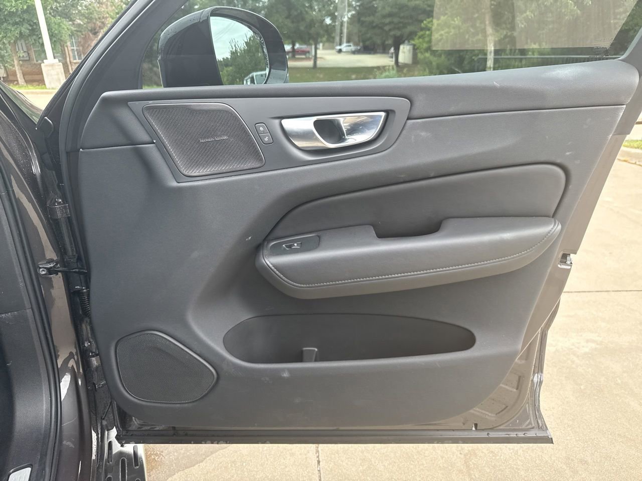 Used 2024 Volvo XC60 B5 Plus w/ Protection Package Premier AWD/4WD image 10