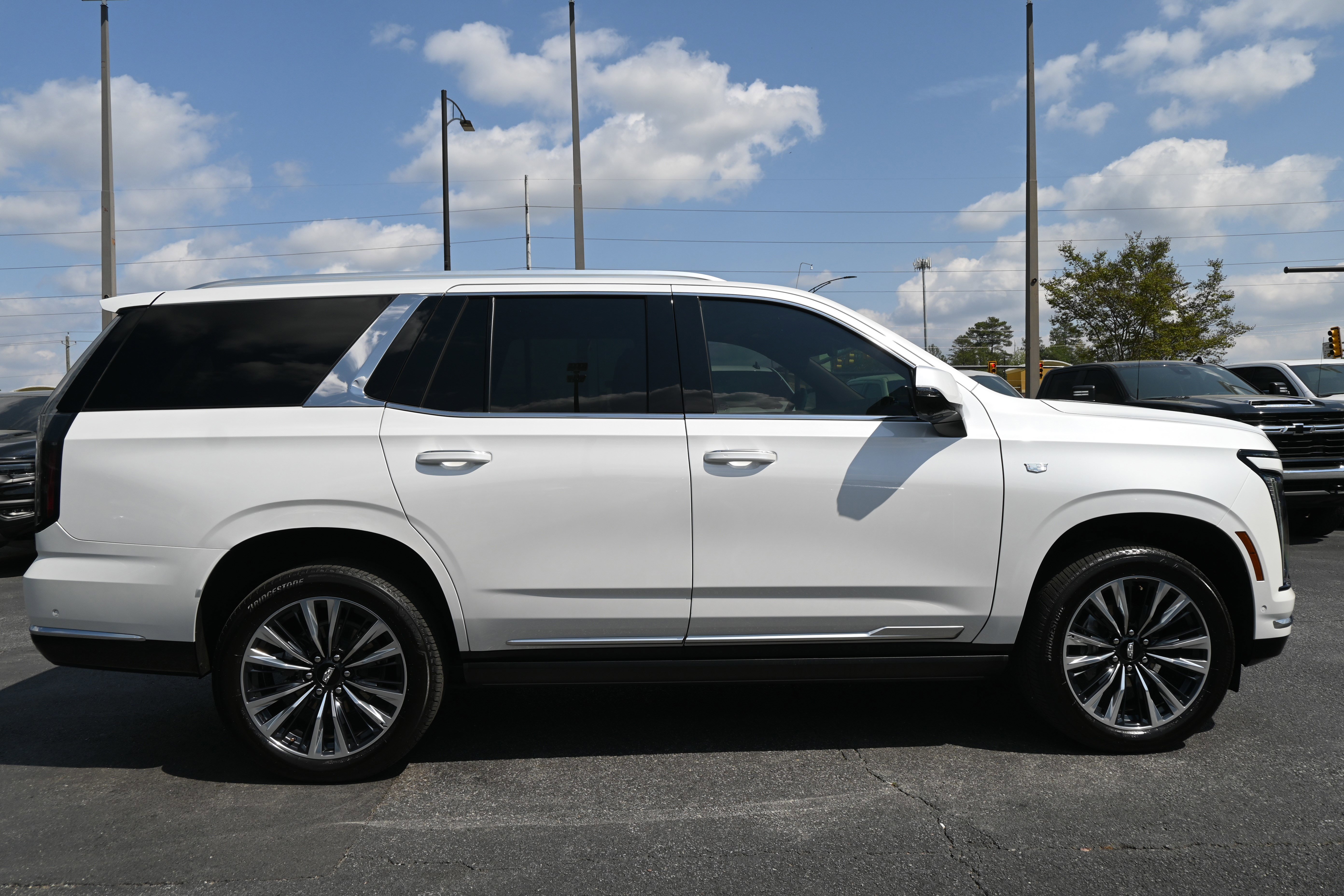 Used 2025 Cadillac Escalade Premium Luxury w/ Touring Package image 18