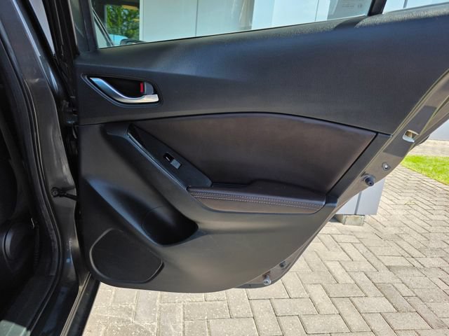 Used 2017 MAZDA MAZDA3 Grand Touring w/ Premium Equipment Package FWD image 12