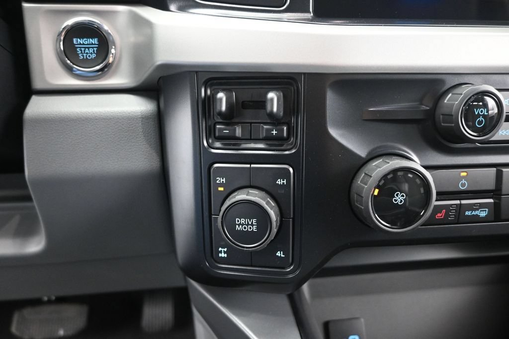 New 2026 Ford F250 XLT w/ XLT Premium Package AWD/4WD image 18