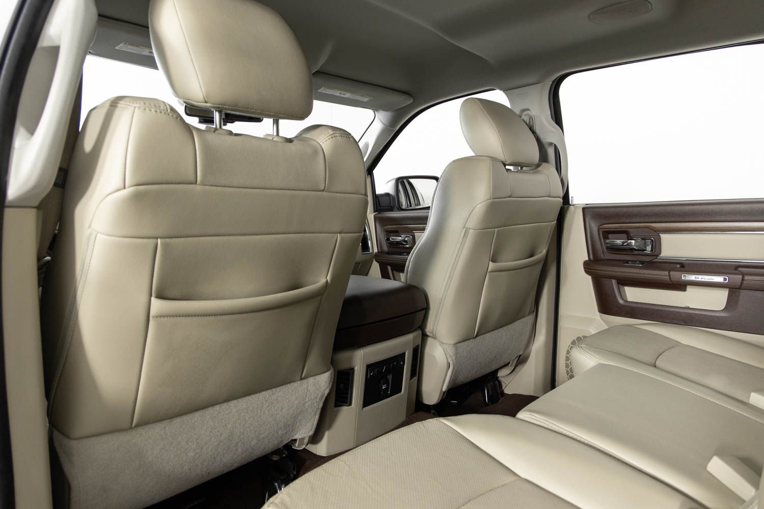 Used 2015 RAM 1500 Laramie w/ Convenience Group image 19