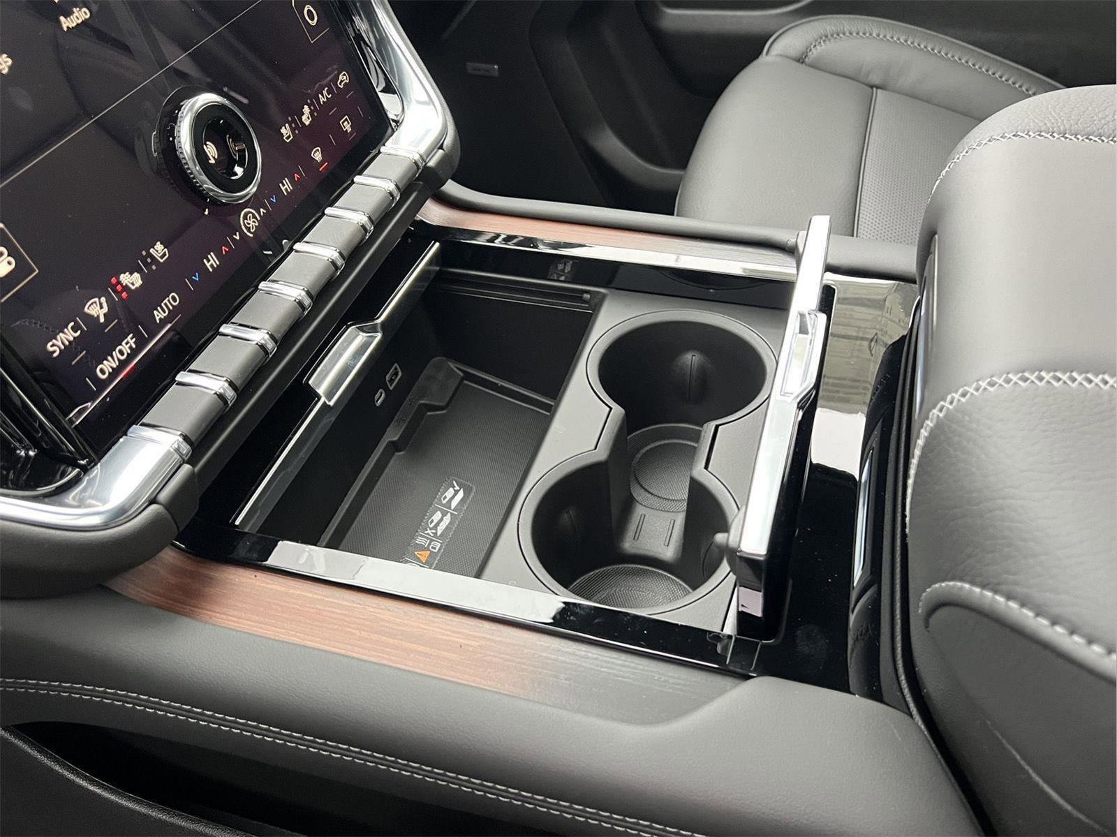 New 2026 GMC Yukon XL Denali w/ Sun & Power Step Package image 25