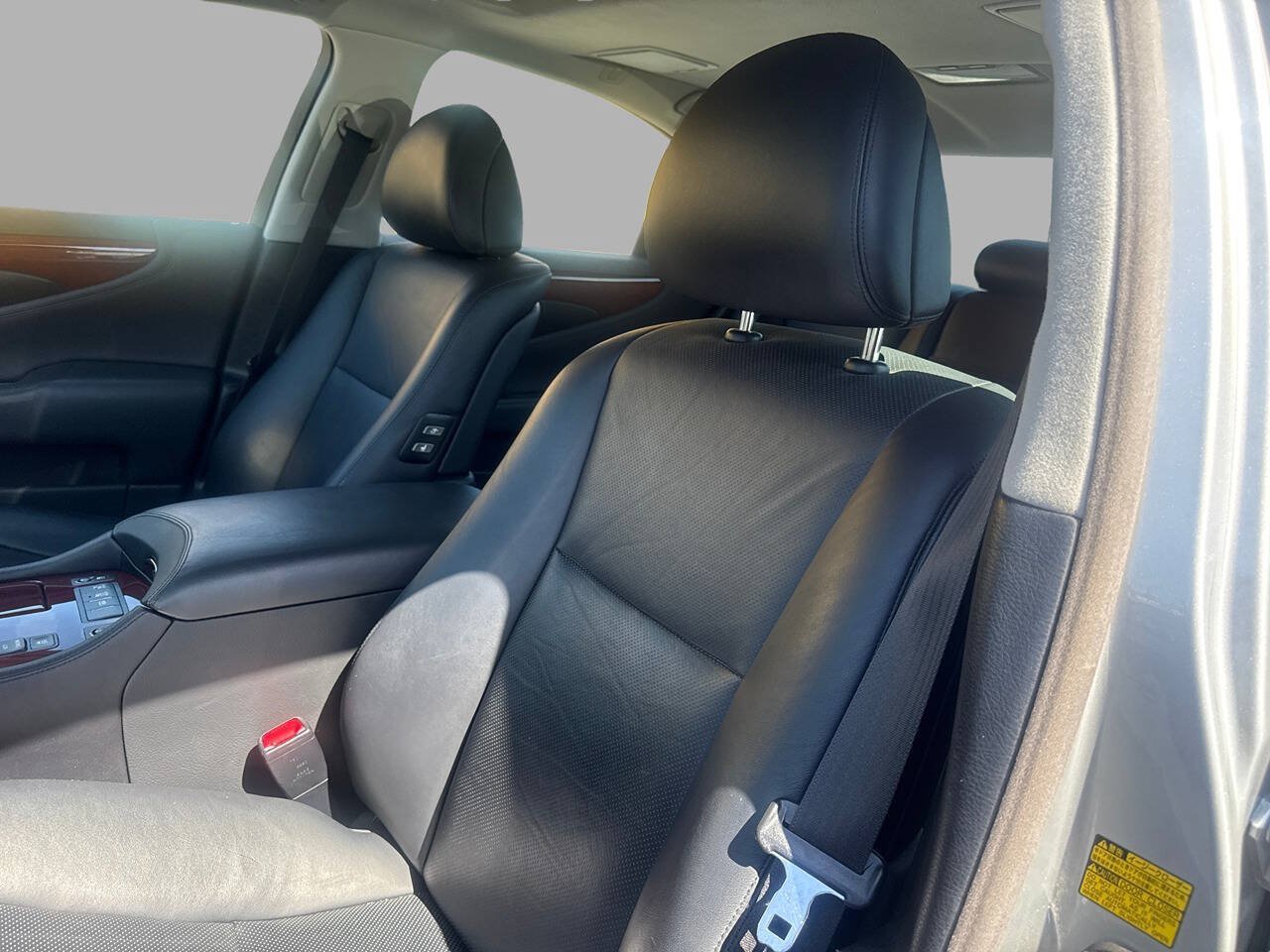 Used 2007 Lexus LS 460 RWD image 14