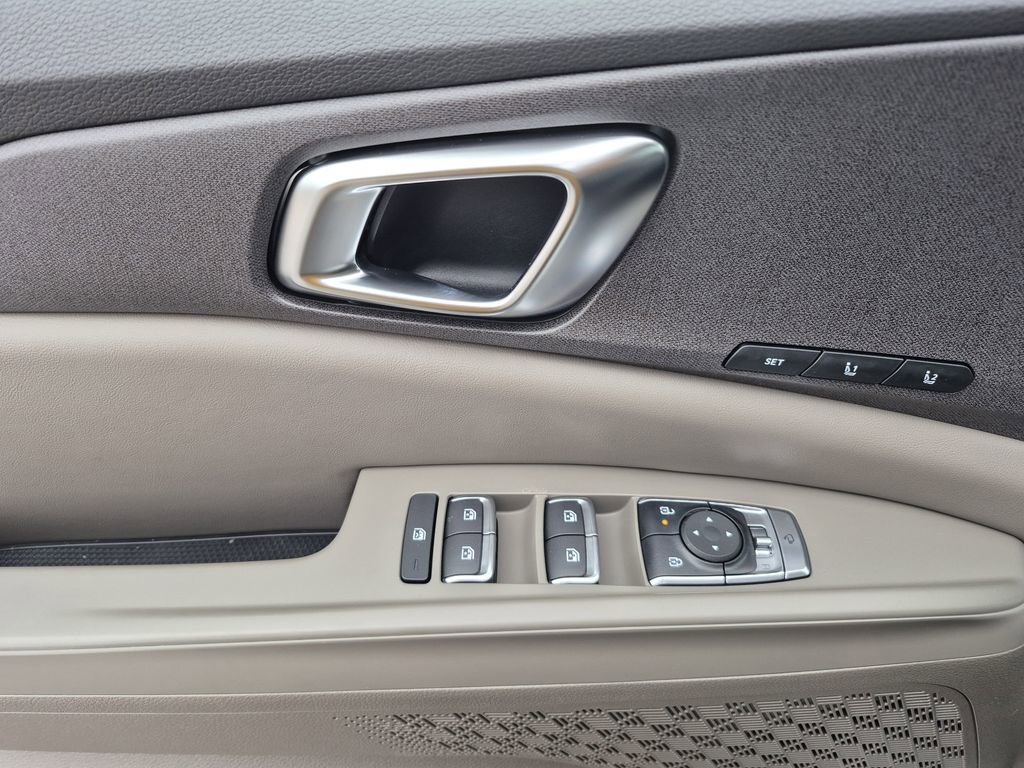 New 2026 Kia Carnival SX image 7