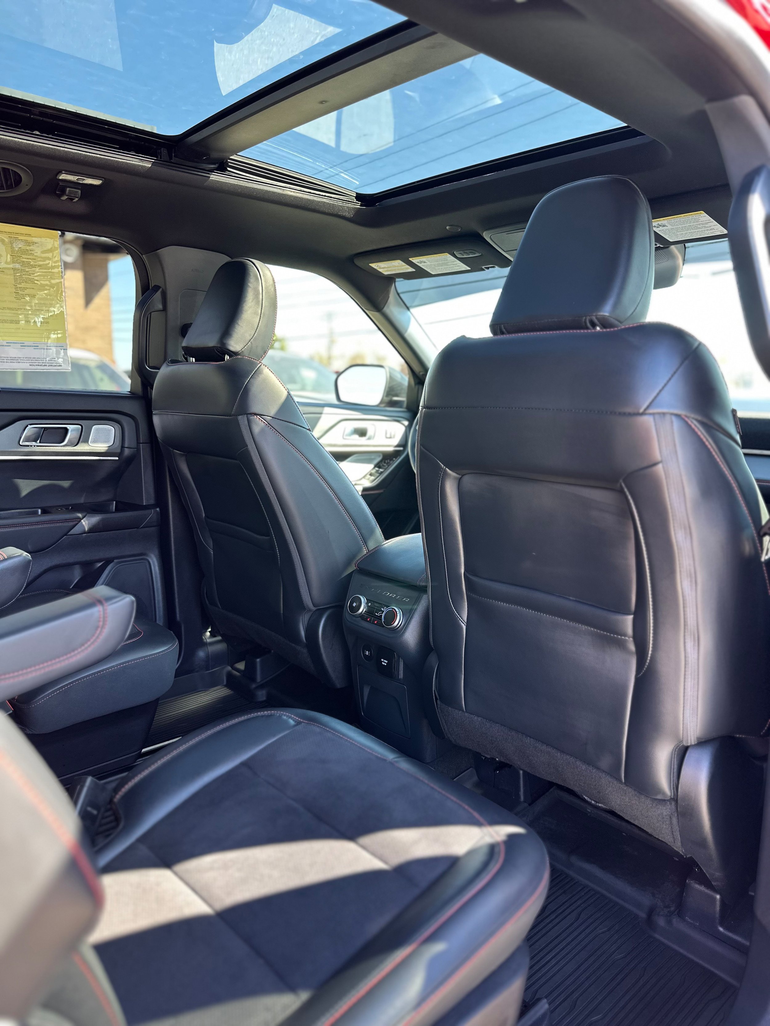 Used 2025 Ford Explorer ST AWD/4WD image 25