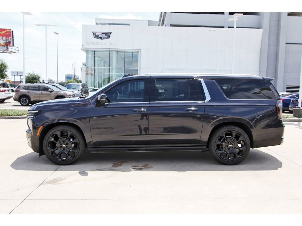 Used 2025 Chevrolet Suburban High Country AWD/4WD image 4