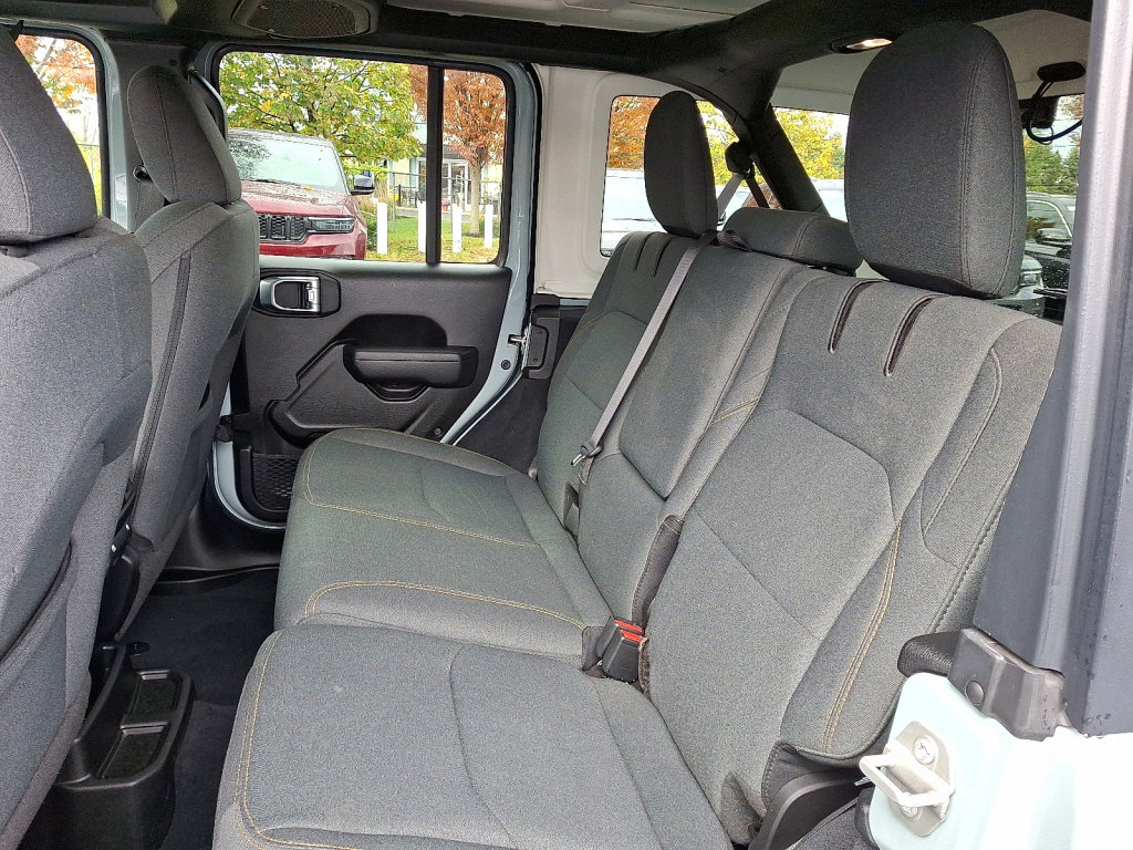 Used 2024 Jeep Wrangler Unlimited image 20