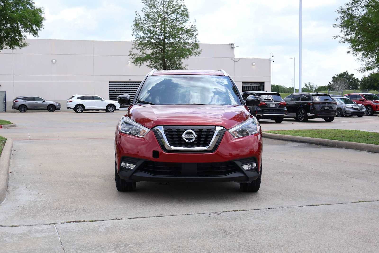 Used 2020 Nissan Kicks SR w/ SR Premium Package FWD image 6