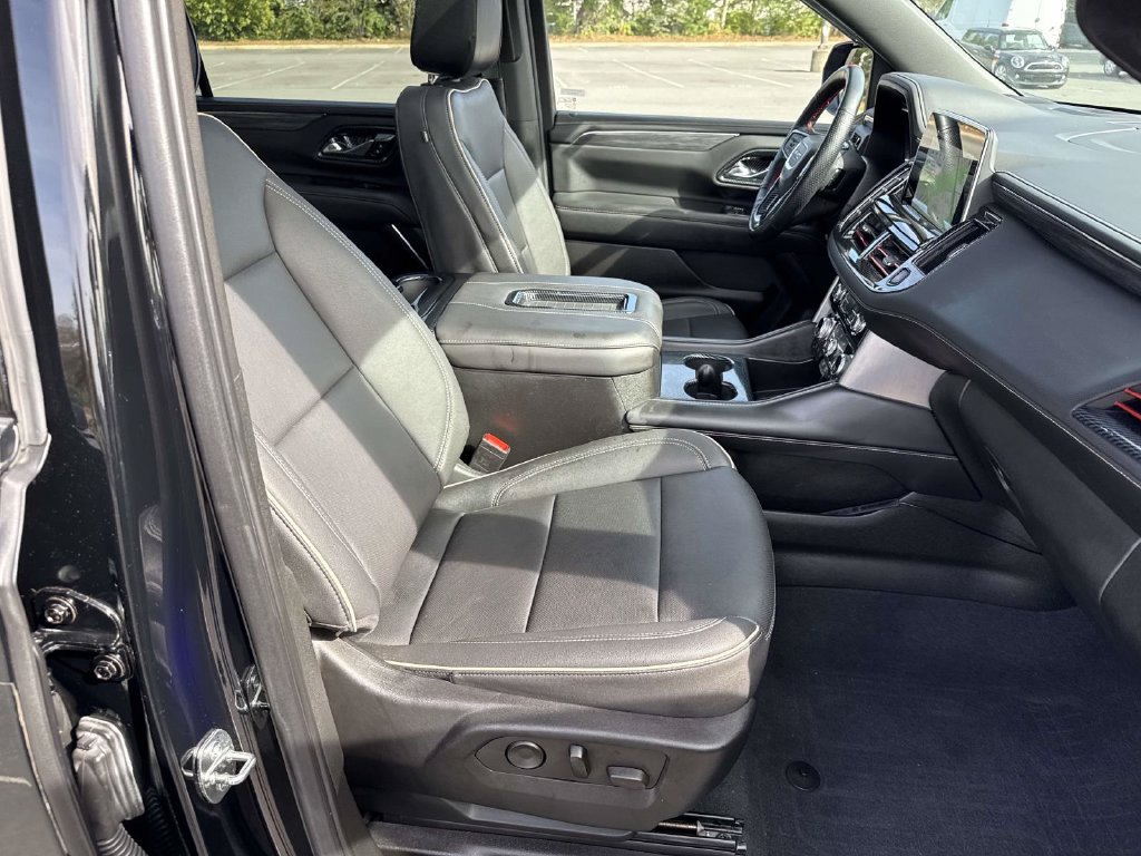 Used 2023 GMC Yukon XL SLT AWD/4WD image 7