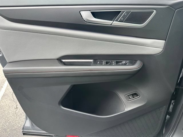 Certified 2025 Volkswagen Atlas Peak Edition SE AWD/4WD image 26
