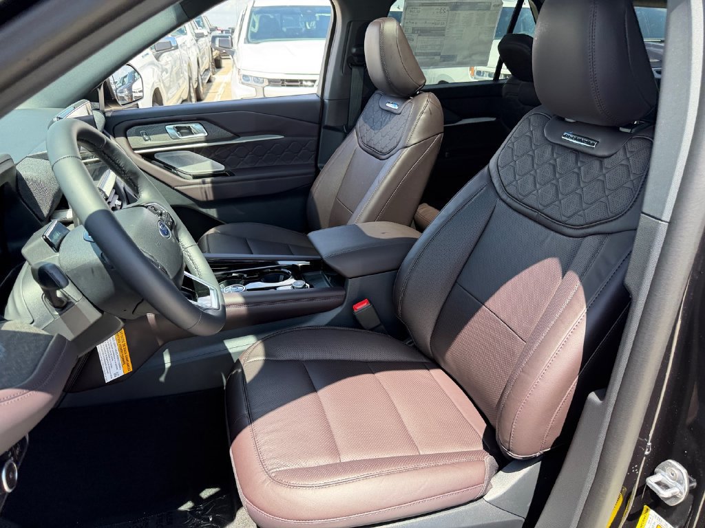 New 2026 Ford Explorer Platinum w/ LUX Leather Package AWD/4WD image 5