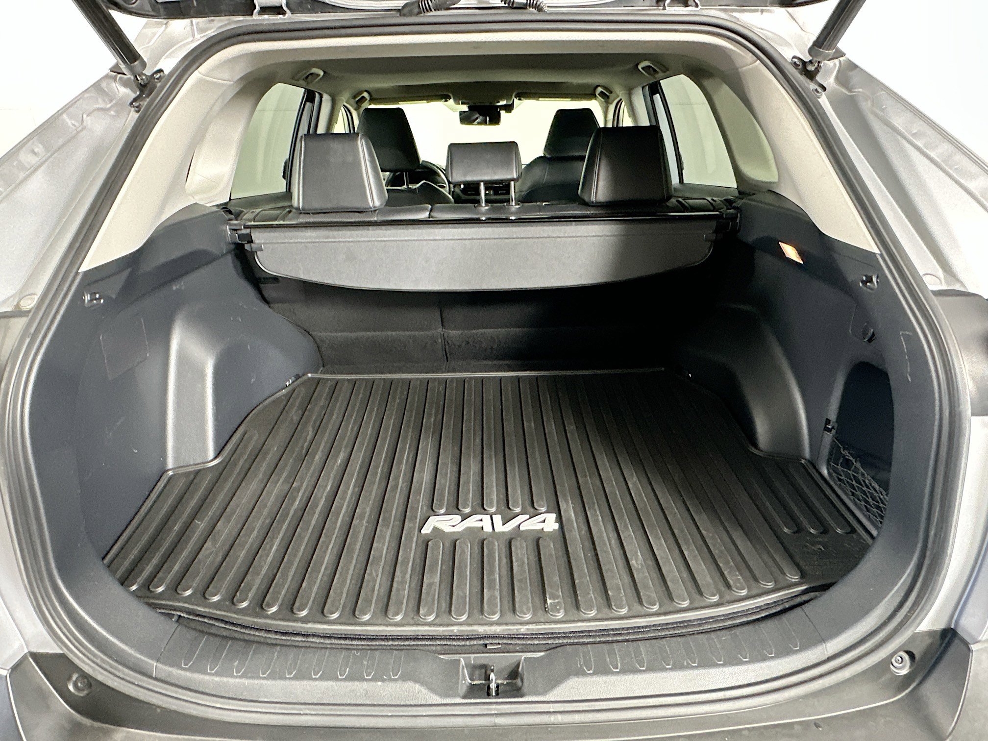 Used 2019 Toyota RAV4 Limited w/ Cold Weather Package image 28