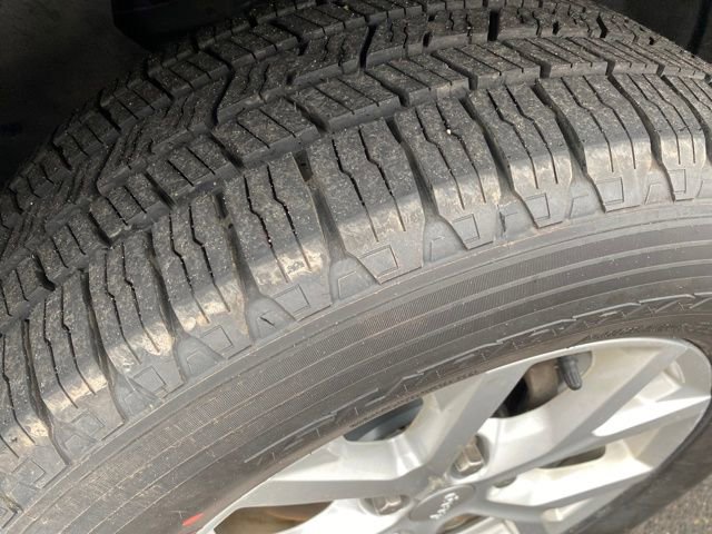 Used 2023 Jeep Grand Cherokee Limited image 23