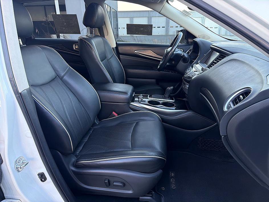 Certified 2019 INFINITI QX60 Luxe w/ Essential Package image 10
