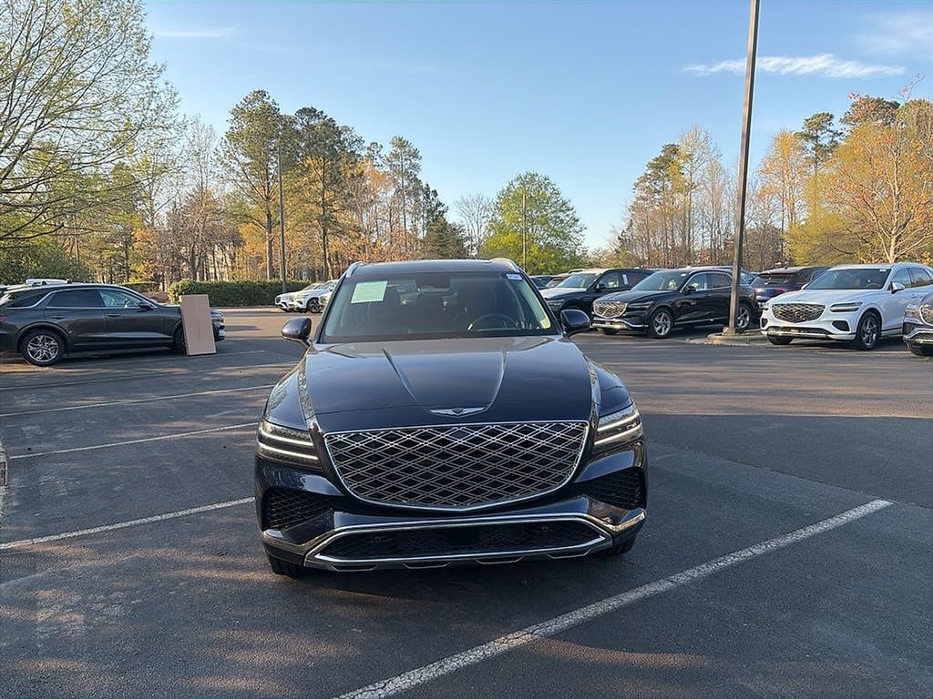 Used 2025 Genesis GV80 2.5T Select image 2