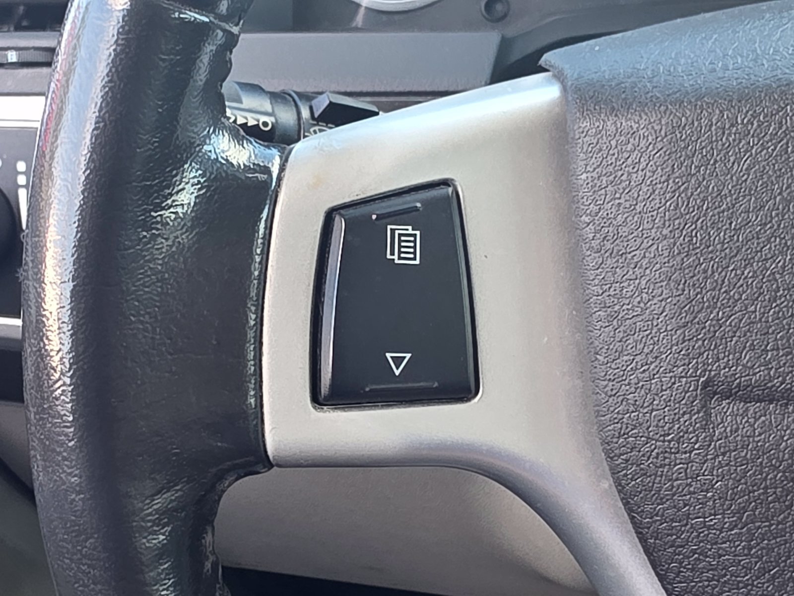 Used 2010 Dodge Grand Caravan SXT FWD image 28