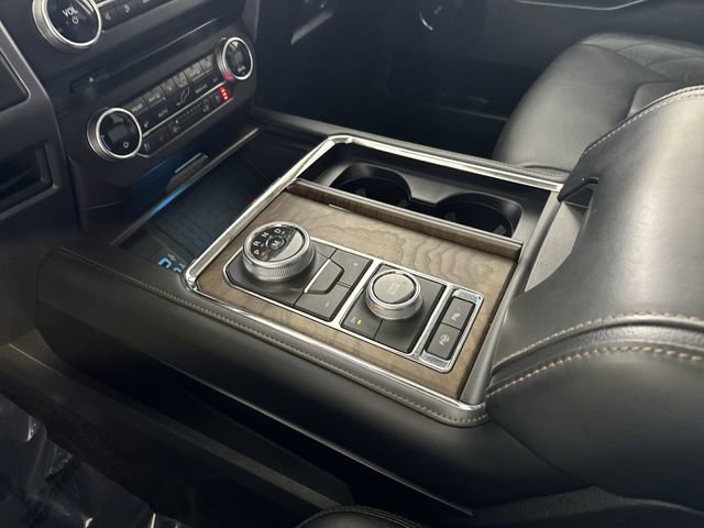 Used 2018 Ford Expedition Platinum image 16