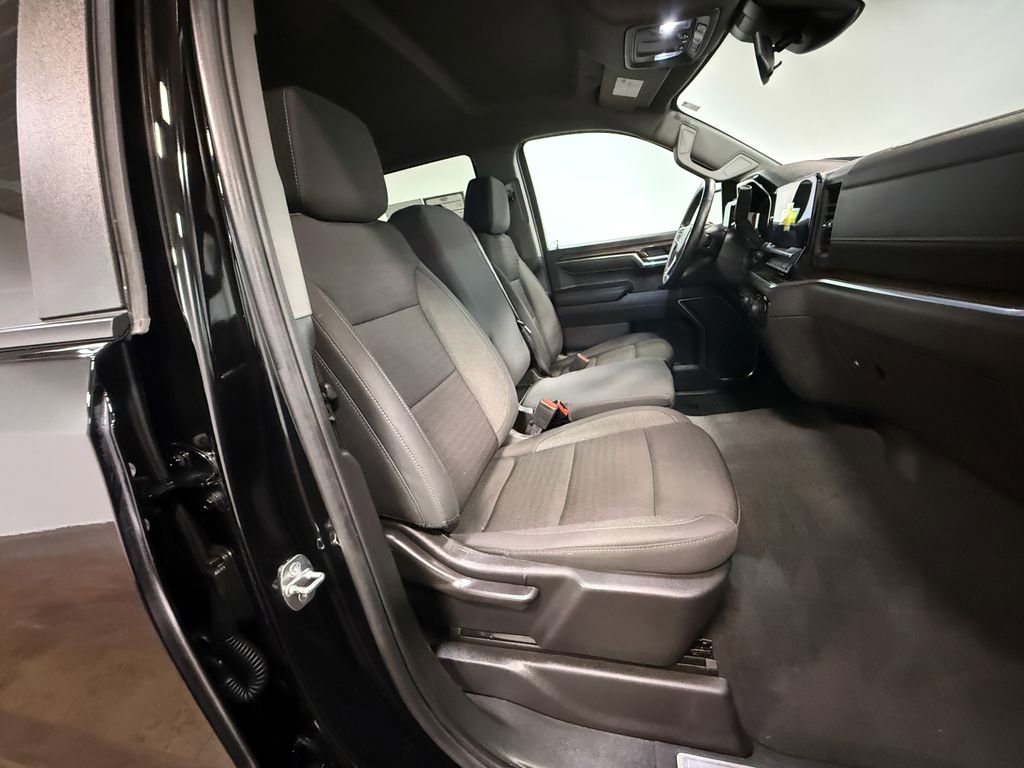 Used 2024 Chevrolet Silverado 1500 RST w/ Z71 Off-Road Package image 13