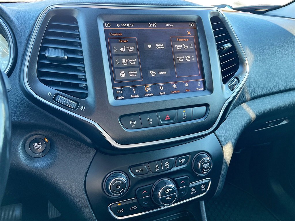 Used 2019 Jeep Cherokee Trailhawk image 16