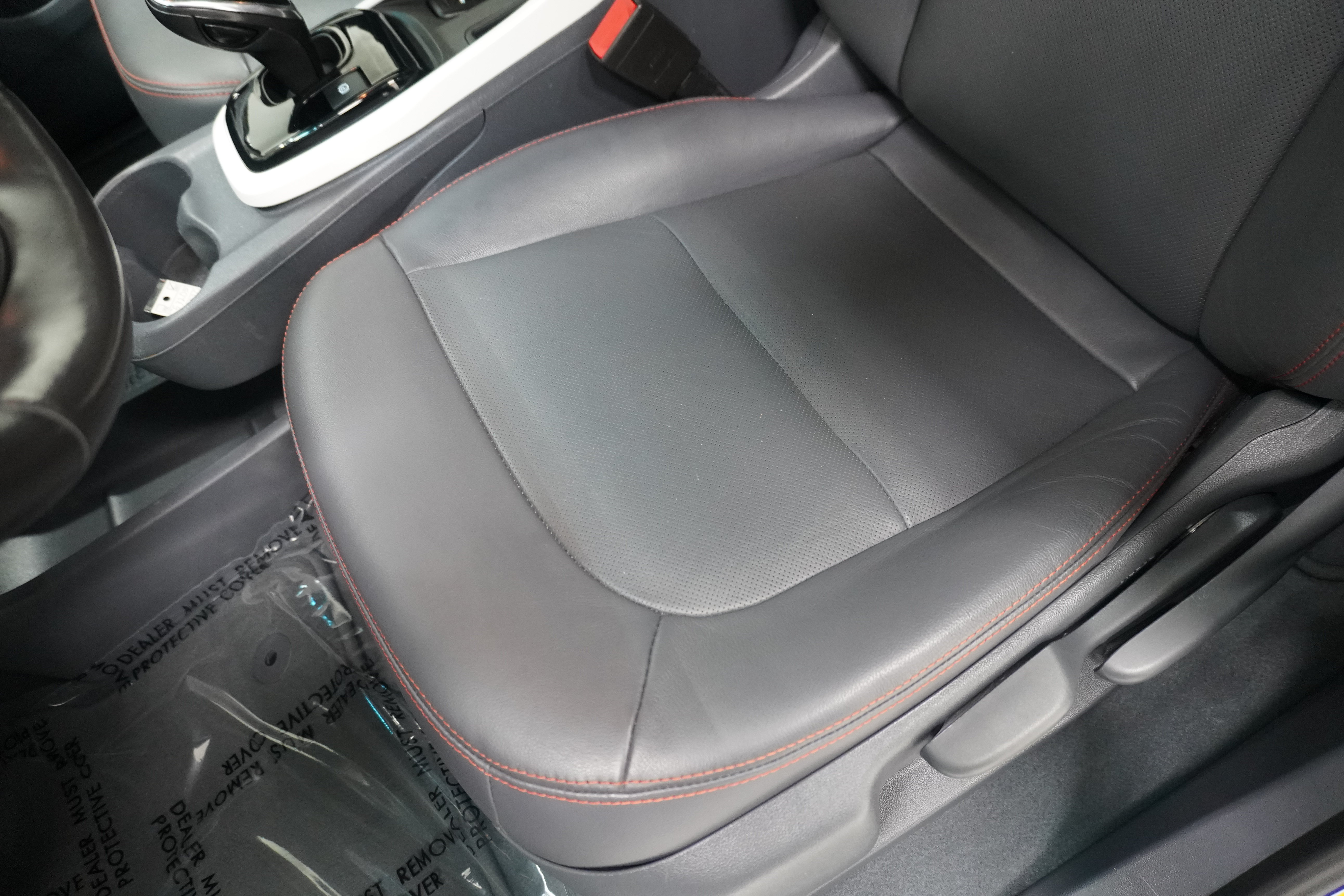 Used 2020 Chevrolet Bolt Premier w/ Infotainment Package FWD image 12