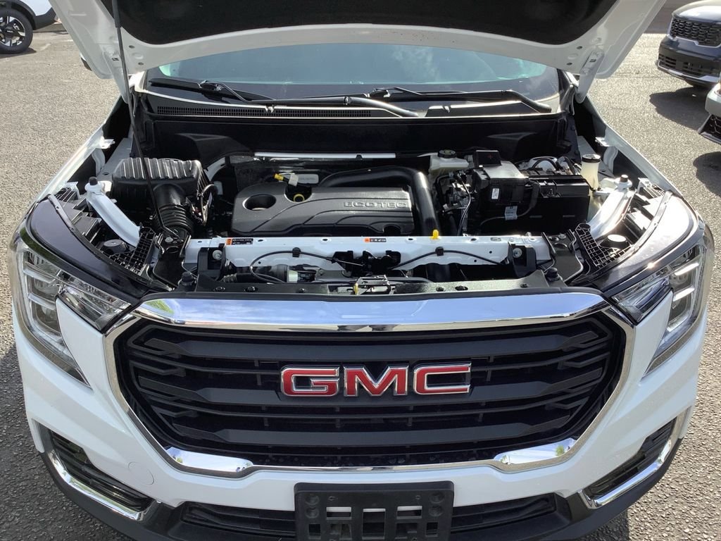 Used 2024 GMC Terrain SLE w/ Driver Convenience Package FWD image 21