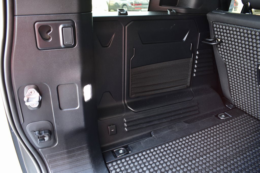 Used 2025 Land Rover Defender 110 S image 29