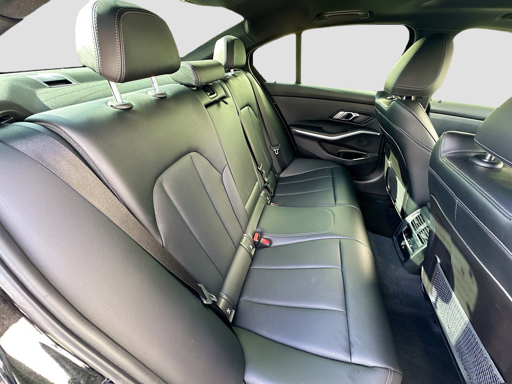 Used 2023 BMW 330i xDrive Sedan w/ Premium Package image 30