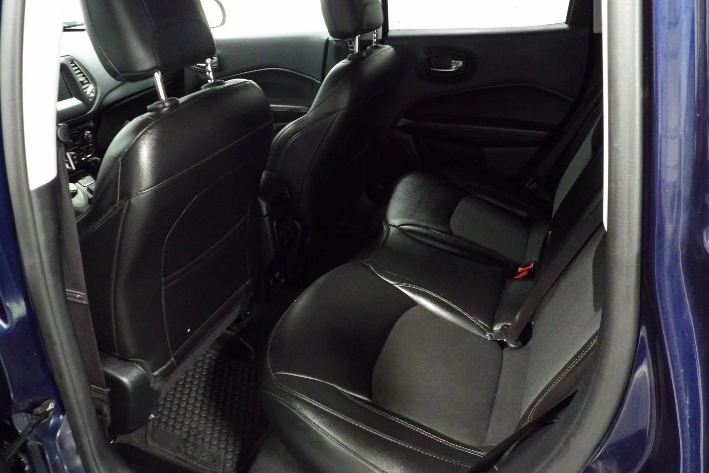 Used 2019 Jeep Compass Latitude w/ Cold Weather Group AWD/4WD image 10