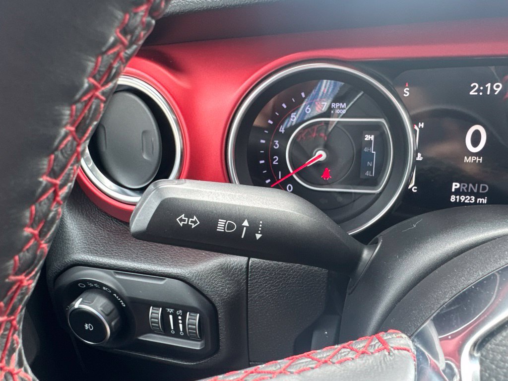 Used 2018 Jeep Wrangler Rubicon AWD/4WD image 12