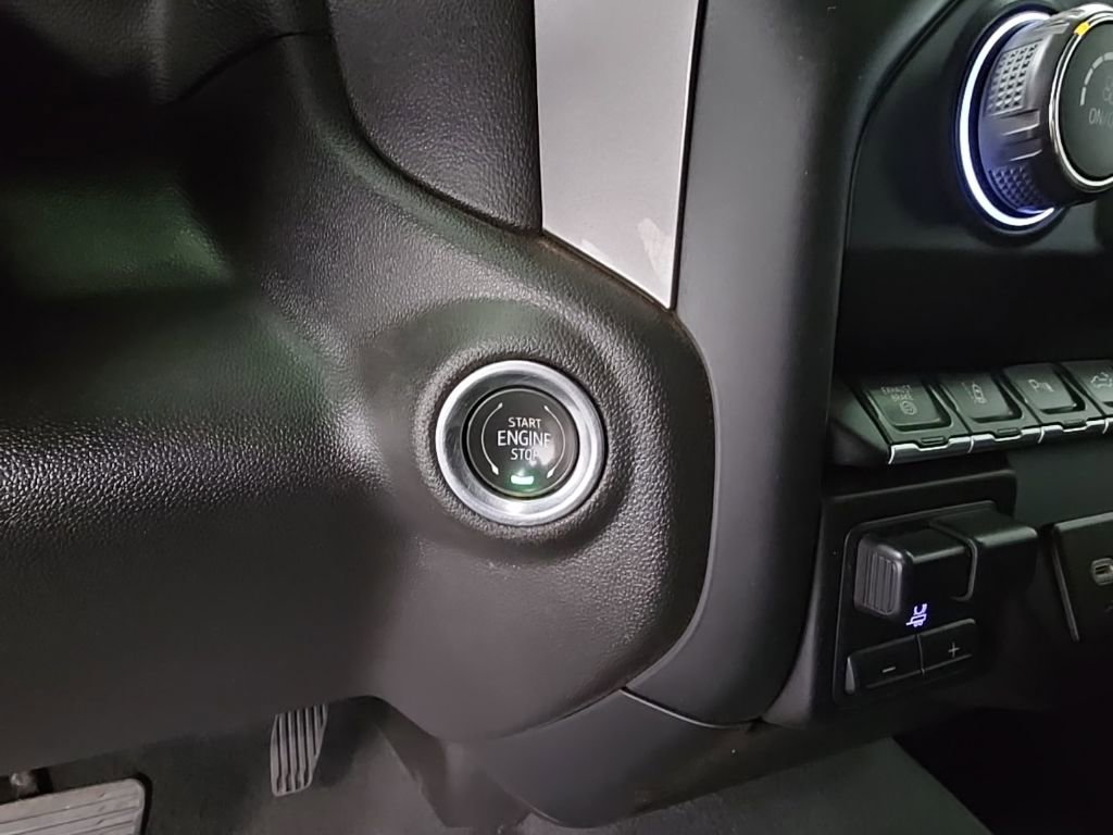 Used 2024 Chevrolet Silverado 2500 Custom w/ Custom Value Package image 19