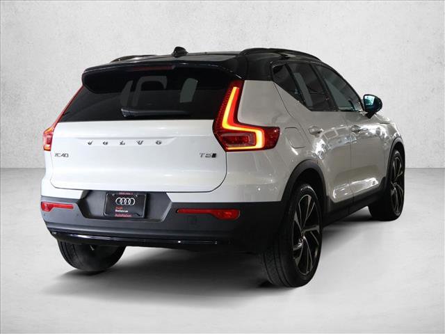 Used 2021 Volvo XC40 T5 R-Design image 5
